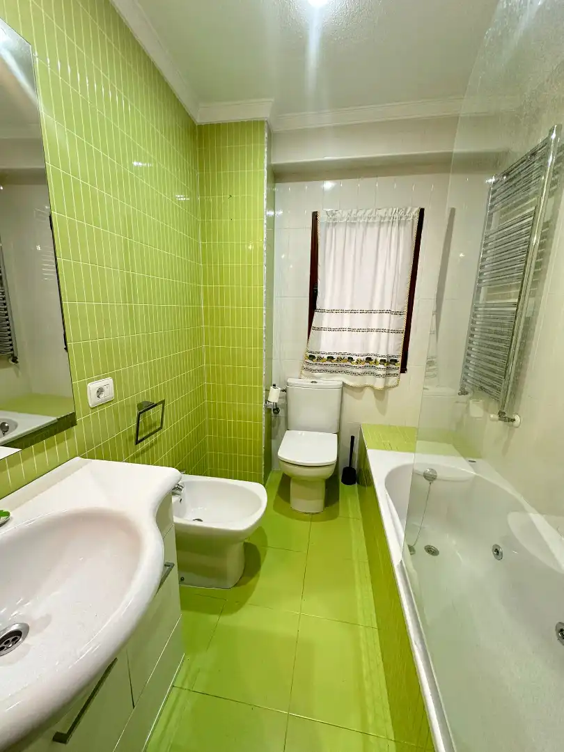 Zimmer 100 m², Oviedo