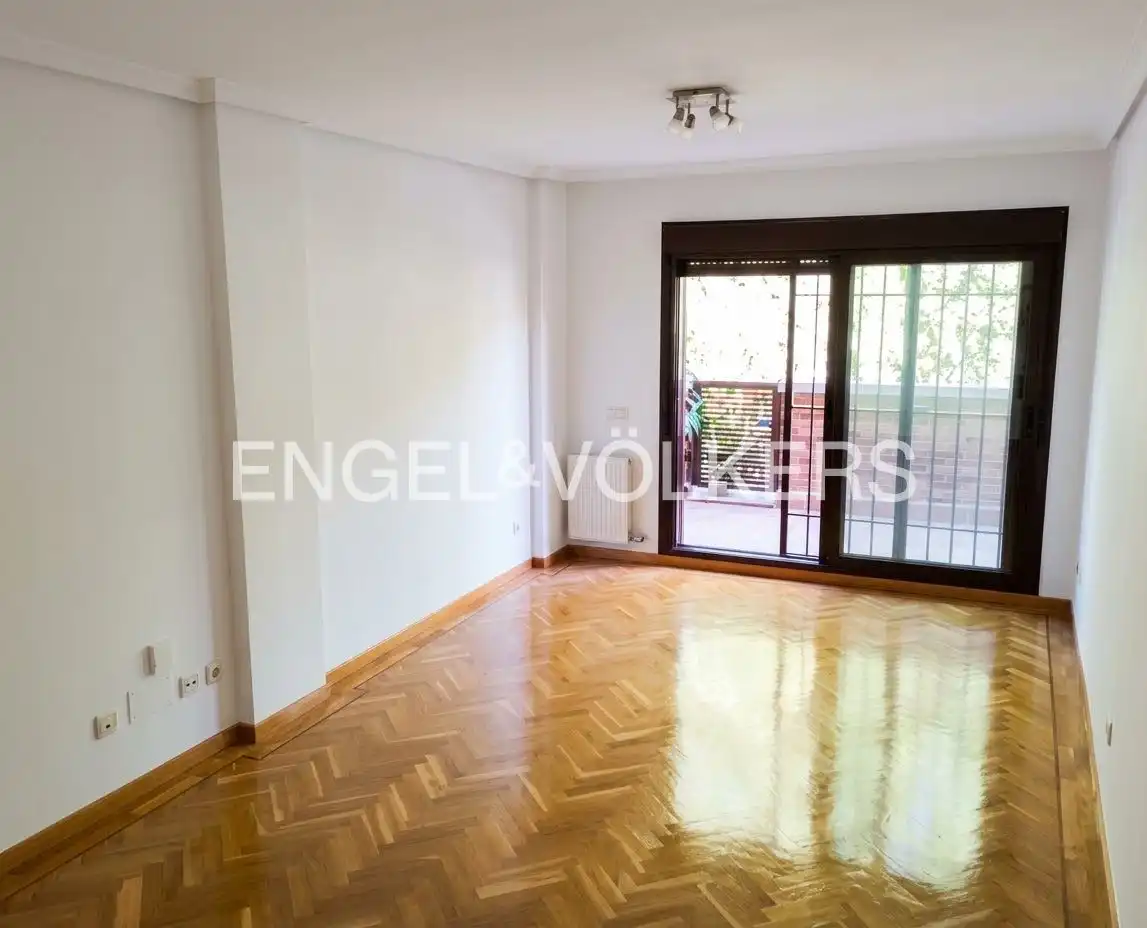 Wohnung 118 m² in Madrid