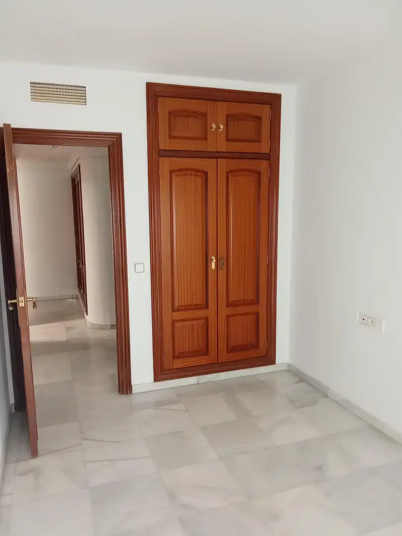 Pis de 75 m² a Còrdova