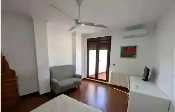 Habitación 504 m², Linares