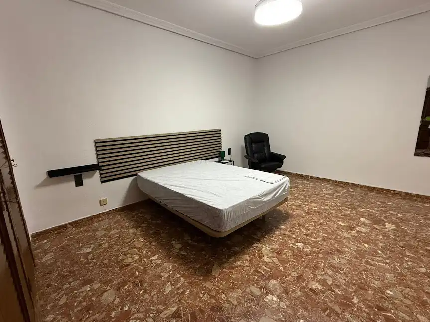 Piso de 200 m² en Linares