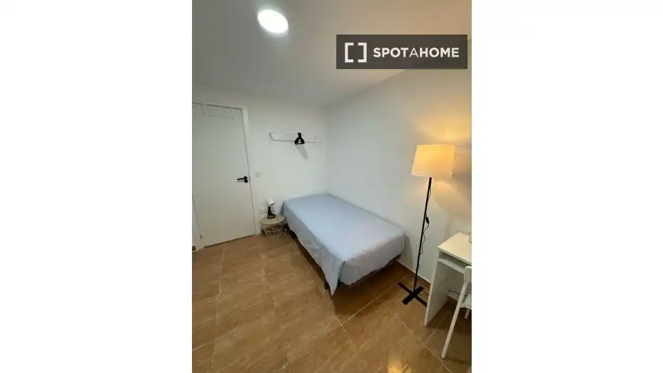 Habitación 120 m², Alicante
