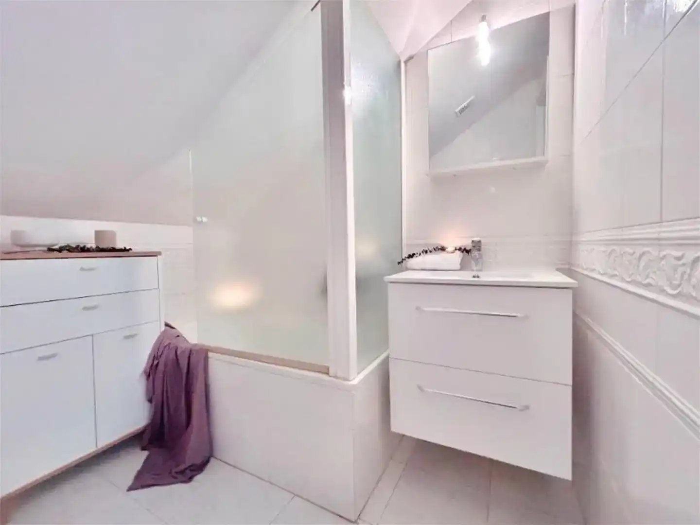 Habitación 280 m², Lardero