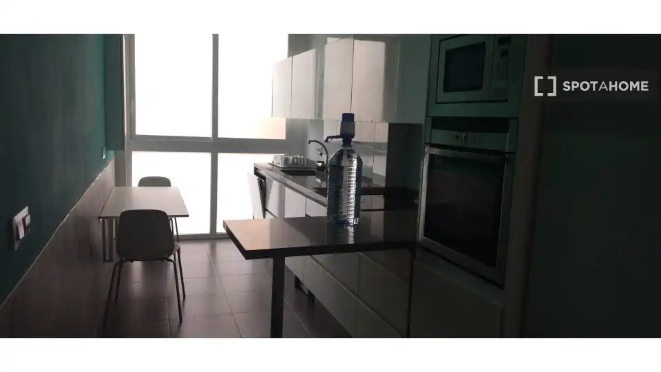 Habitación 104 m², Almería