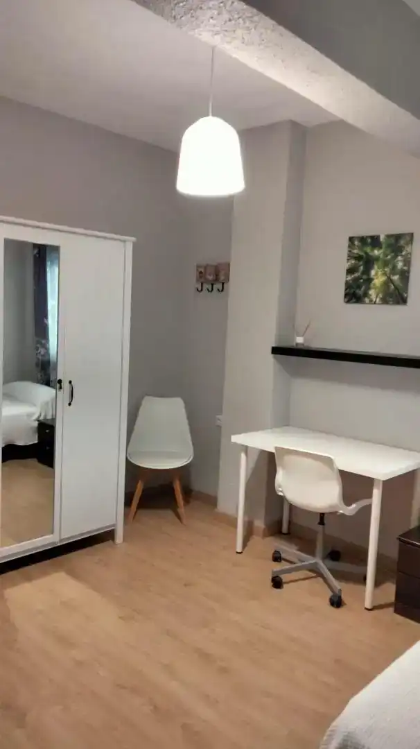 Habitación 90 m², Granada