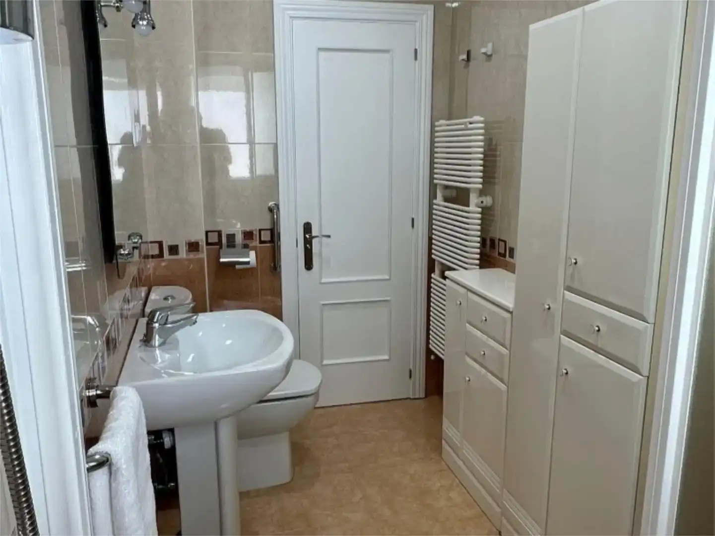 Habitación 90 m², Oviedo
