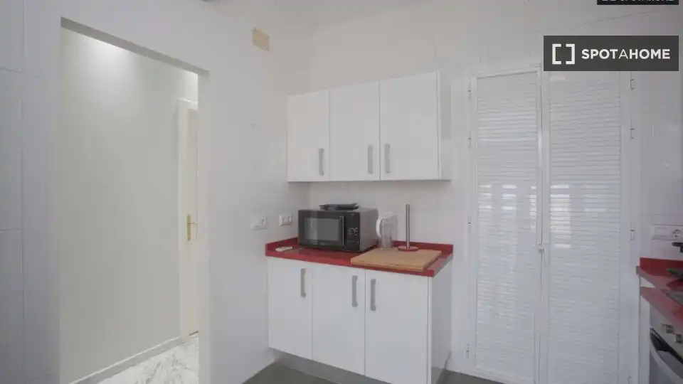 Habitación 345 m², Sevilla
