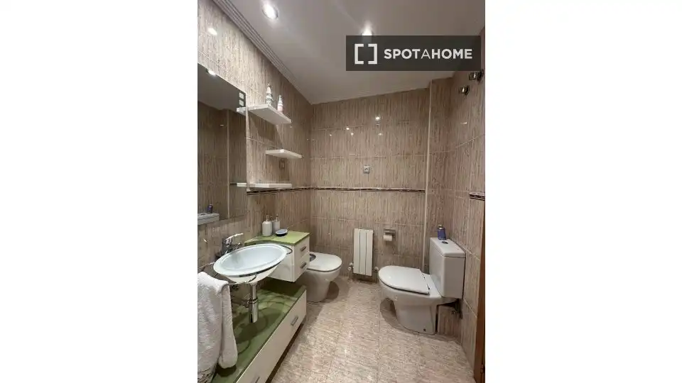 Habitación 403 m², Lujua
