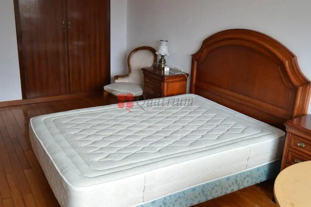 Piso de 140 m² en Santiago de Compostela