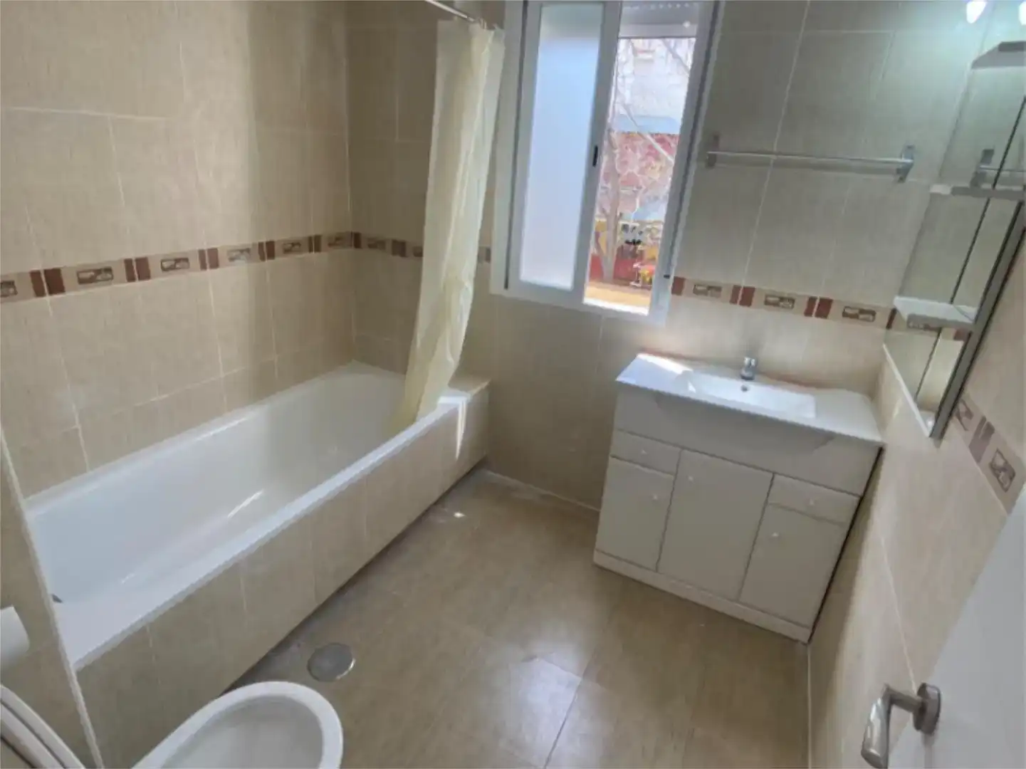 Piso de 87 m² en Lominchar