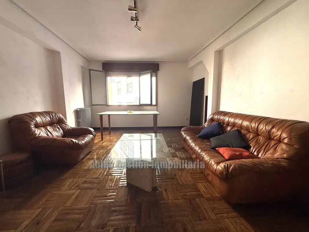 Pis de 86 m² a Oviedo