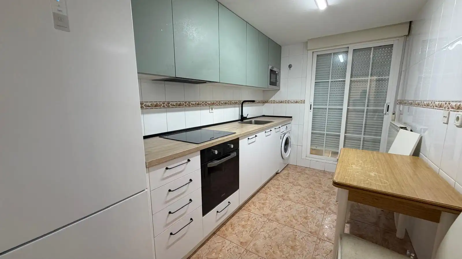 Zimmer 106 m², La Almunia de Doña Godina