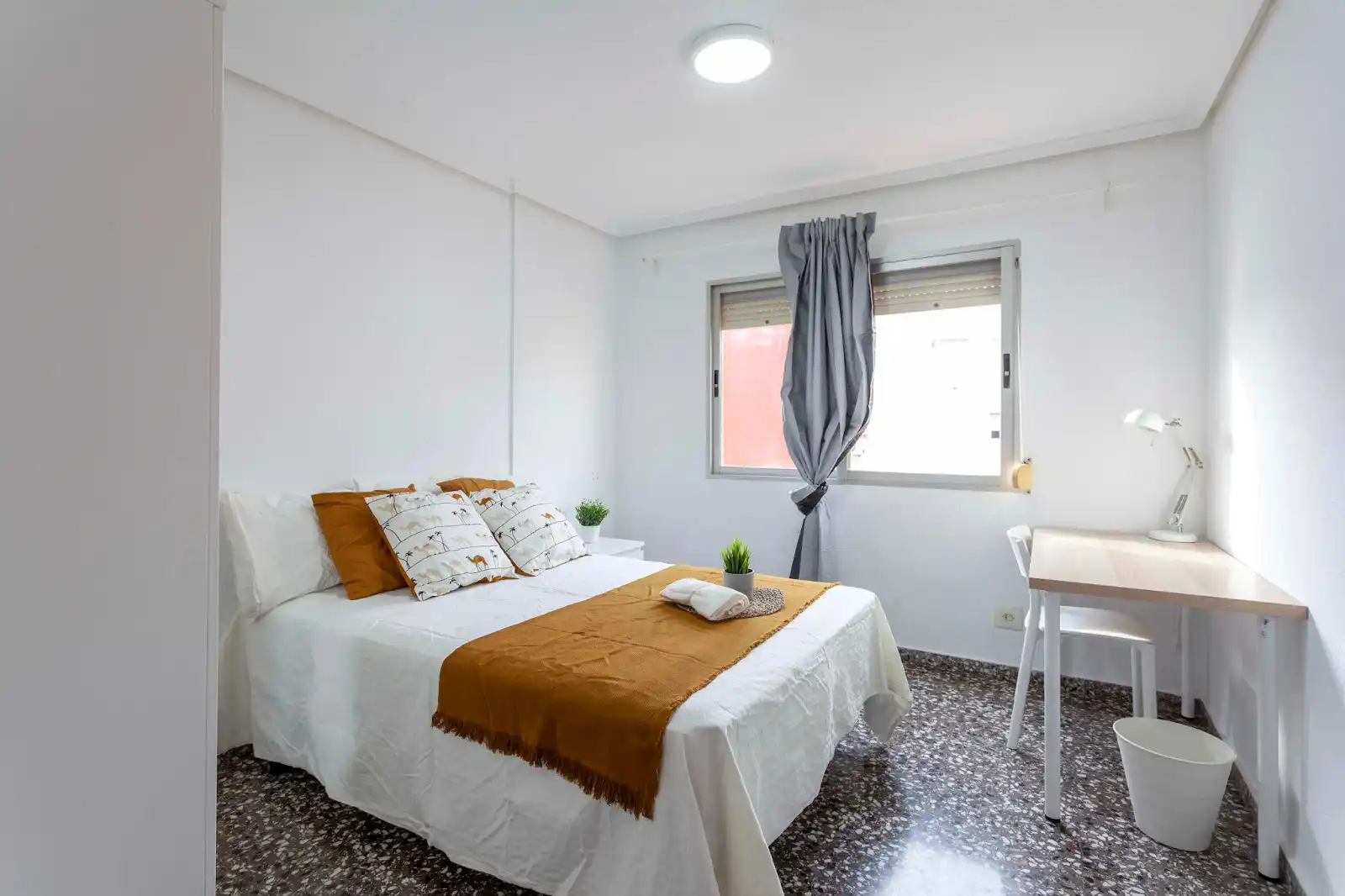 Chambre à louer, Valence