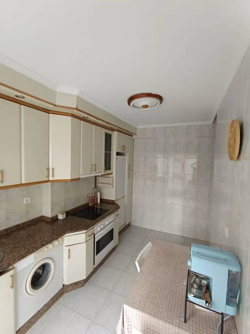 Habitación 79 m², Ourense
