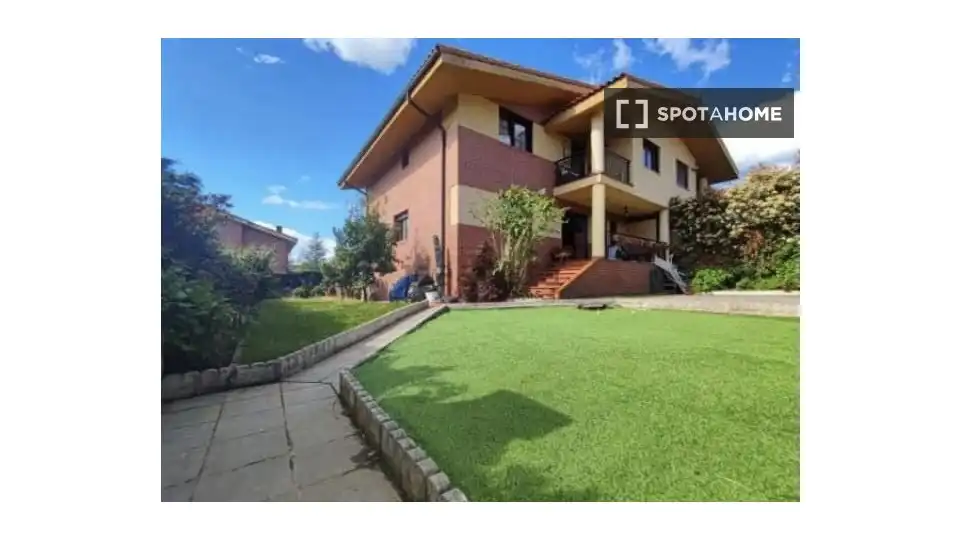 Habitación 403 m², Lujua