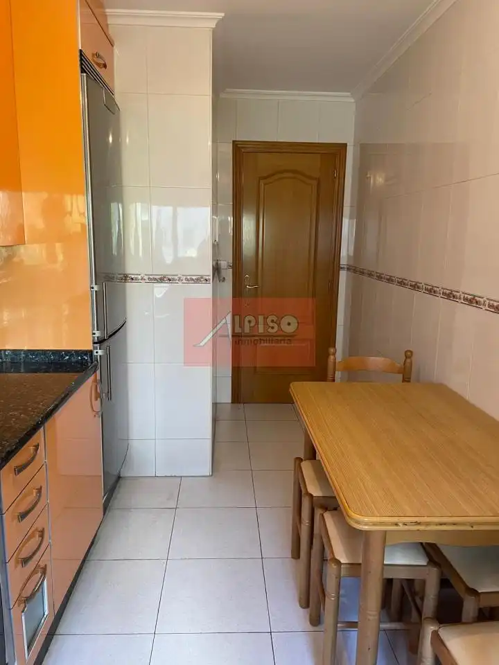 Piso de 92 m² en Ourense