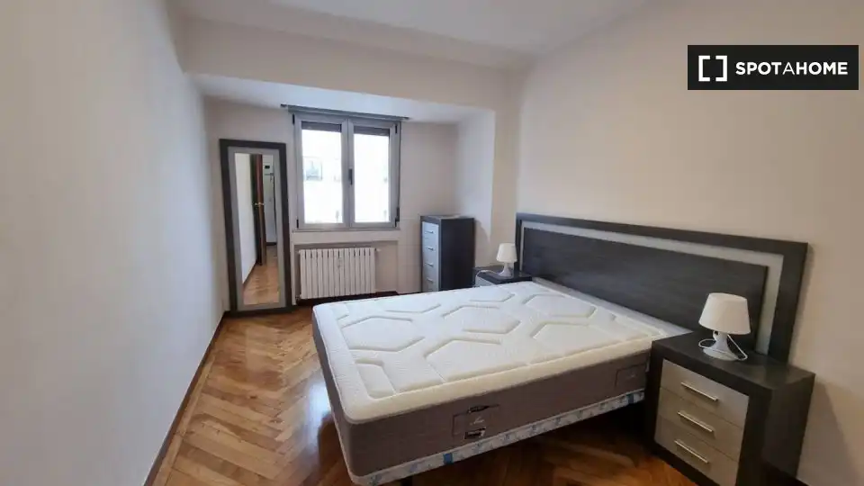 Habitación 74 m², Oviedo