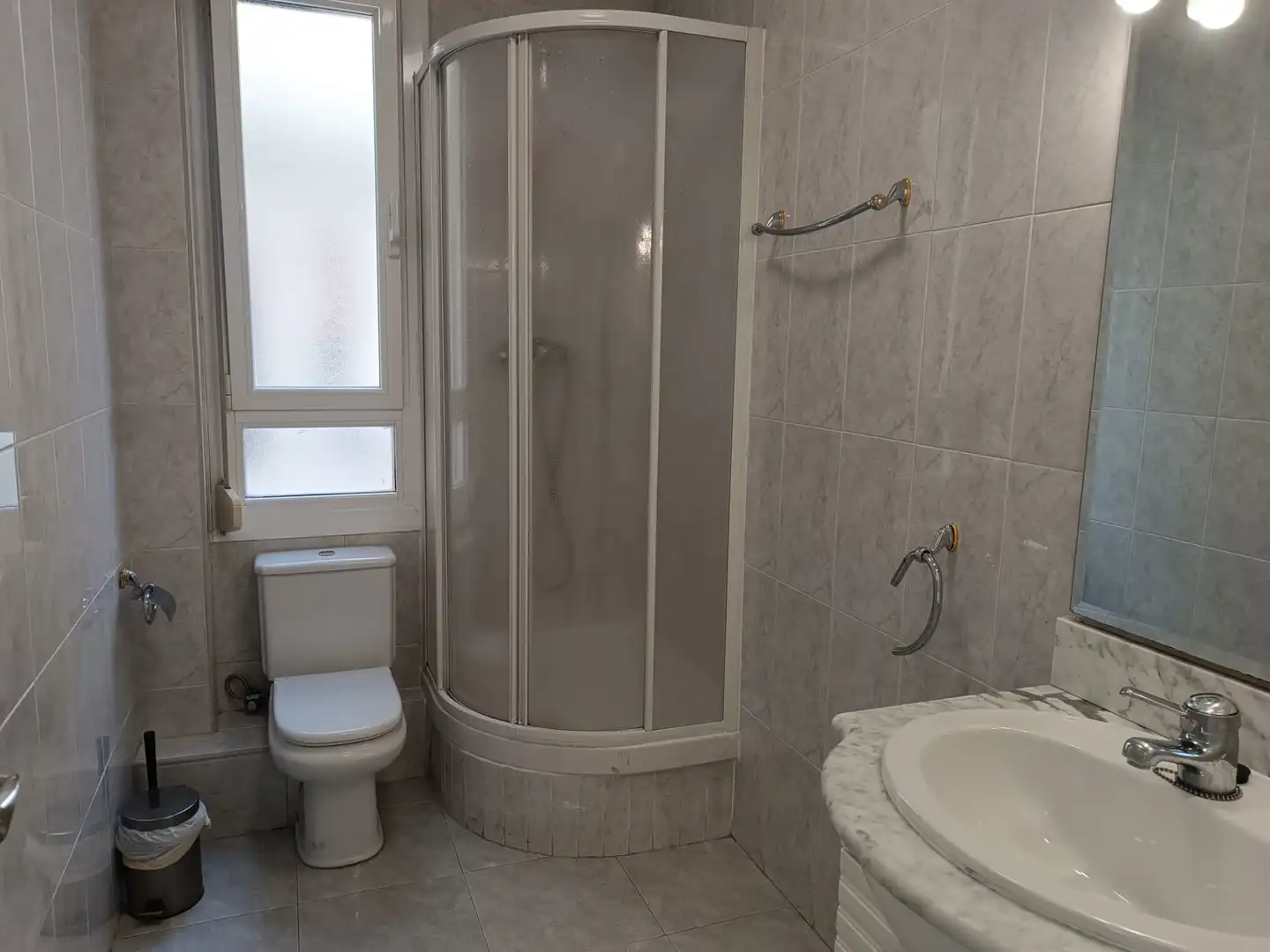 Habitación 100 m², Pamplona