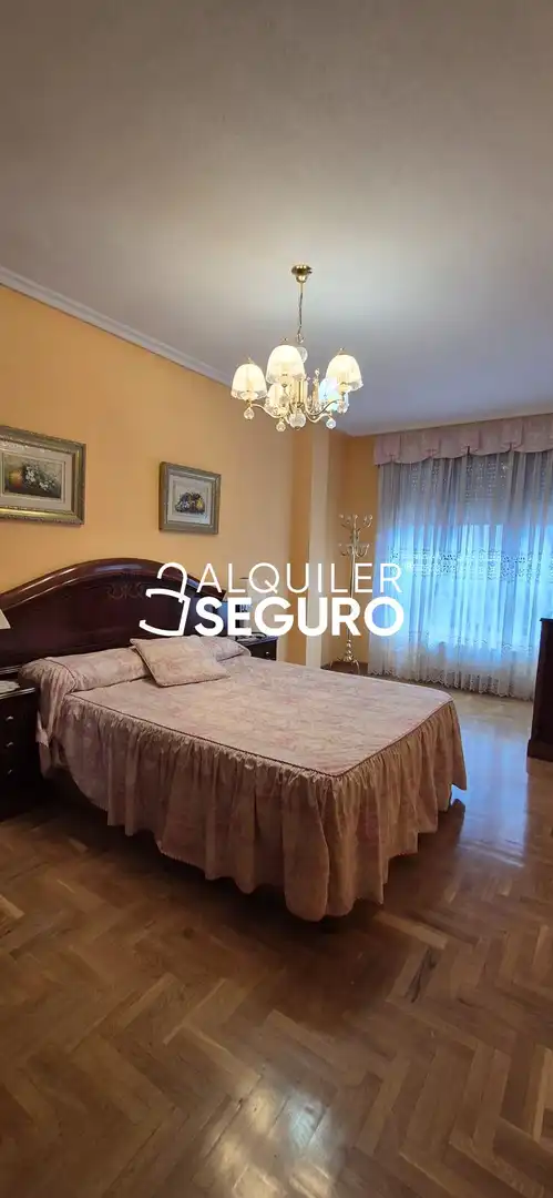 Piso de 90 m² en Mieres