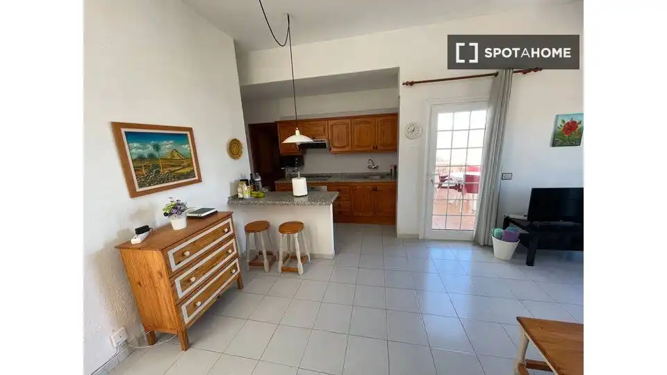 Habitación en alquiler, Guía de Isora