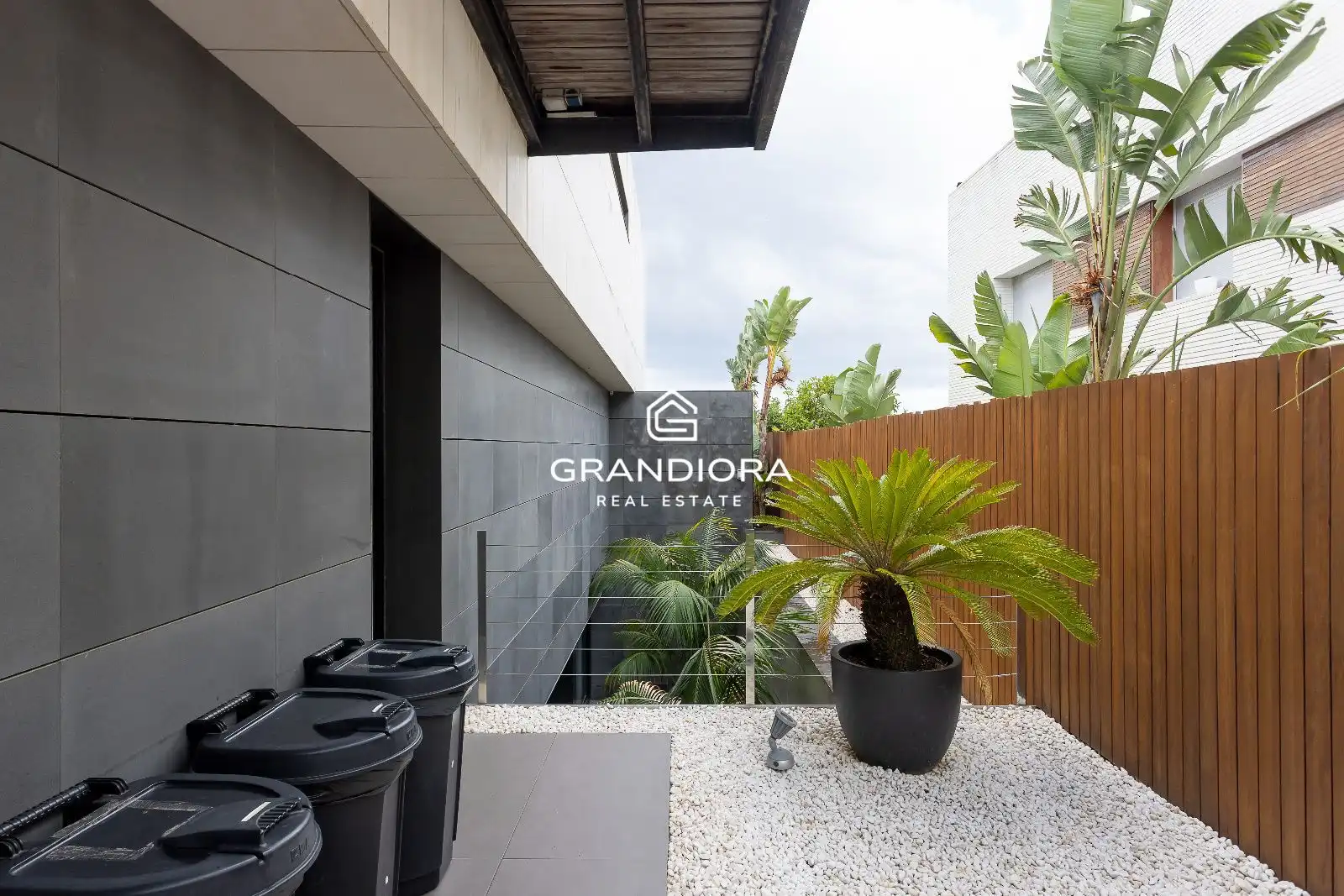 Piso de 450 m² en Población de Arroyo