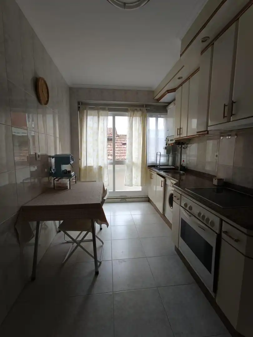 Habitación 79 m², Ourense