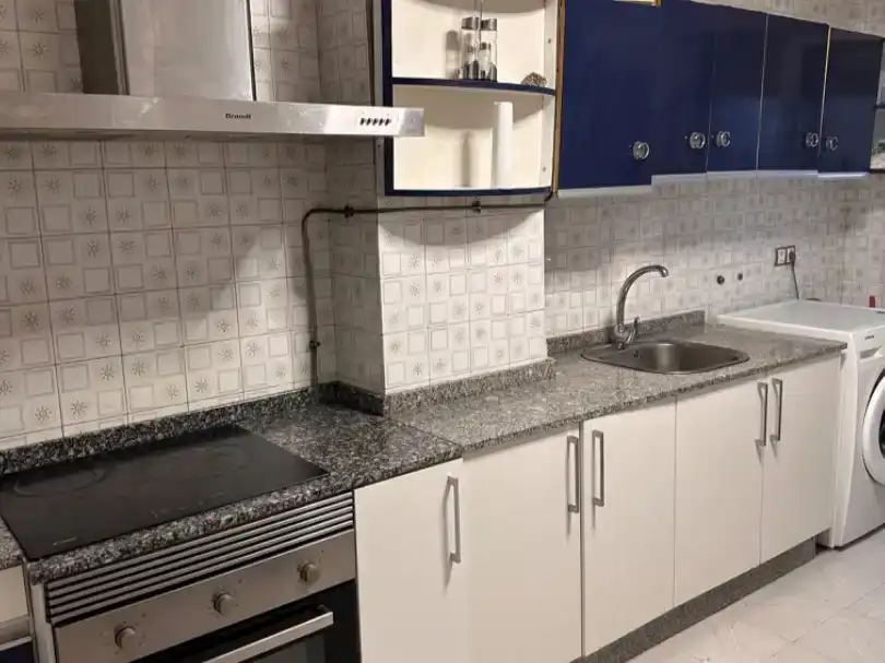 Chambre 110 m², Ourense