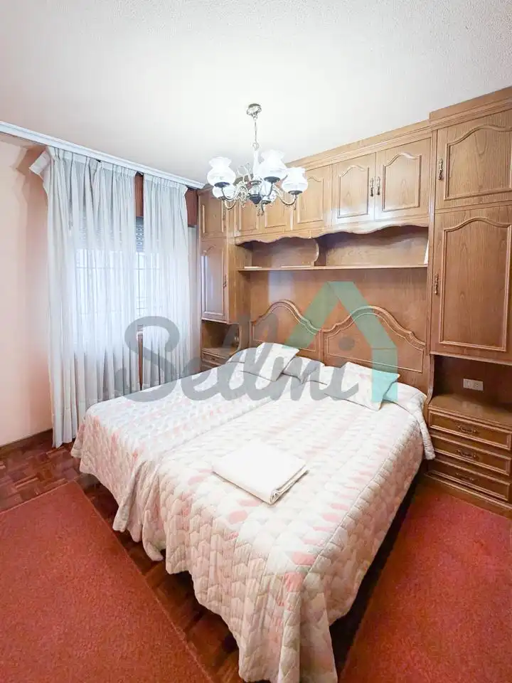 Piso de 60 m² en Oviedo