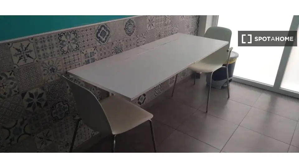 Habitación 104 m², Almería