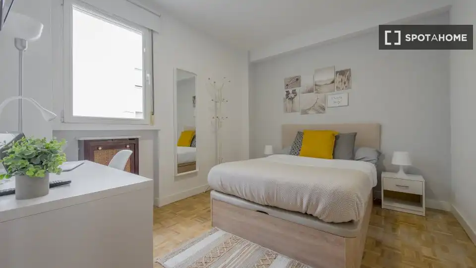 Кімната в оренду, Madrid