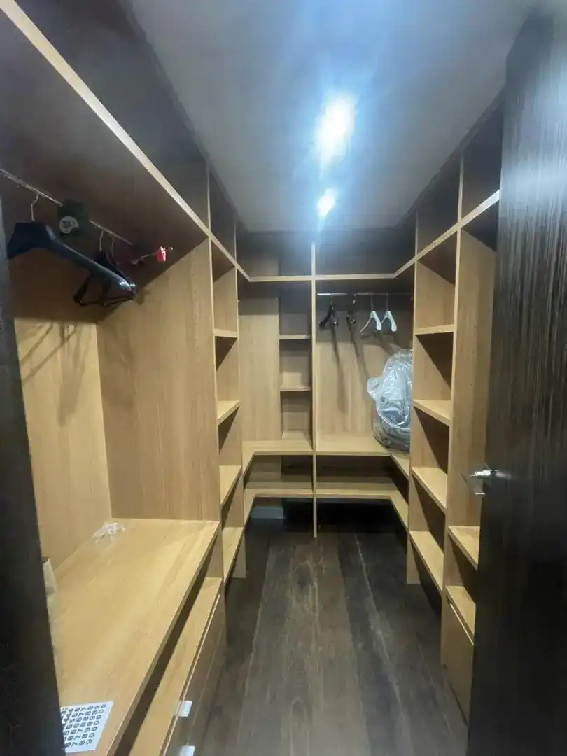 Zimmer 350 m², Albacete