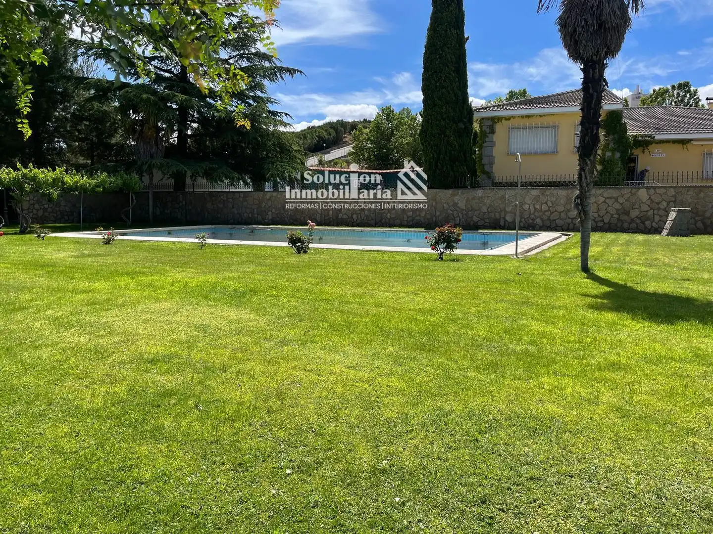 Pis de 500 m² a Villamayor