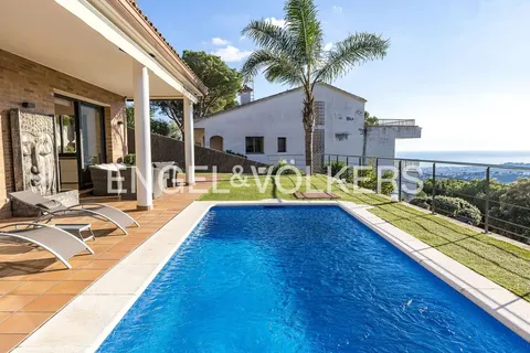 Maison 241 m² à Cabrils