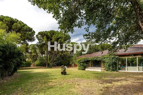 Pis de 1200 m² a Pozuelo de Alarcón