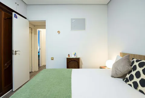 Room for rent, Madrid (2/12)