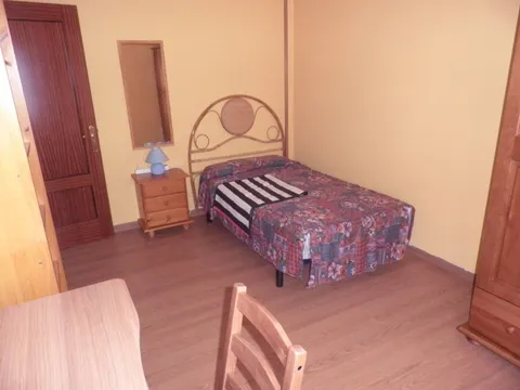 Habitación 75 m², Oviedo