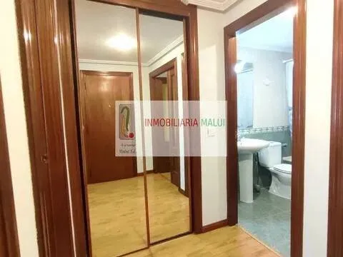 Pis de 75 m² a Oviedo