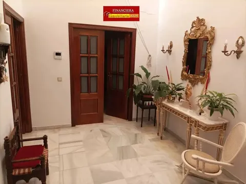 Будинок 350 м² у Alcalá de Guadaíra