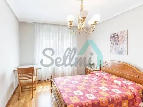 Pis de 86 m² a Oviedo