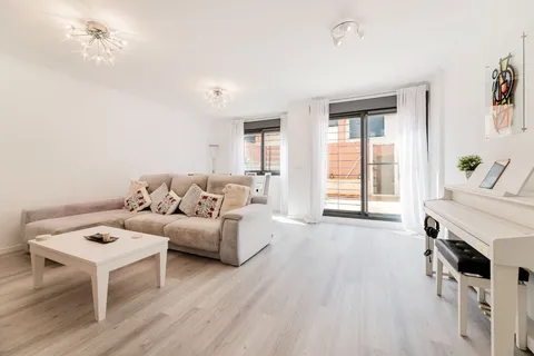 Piso de 271 m² en la Pobla de Vallbona (2/38)