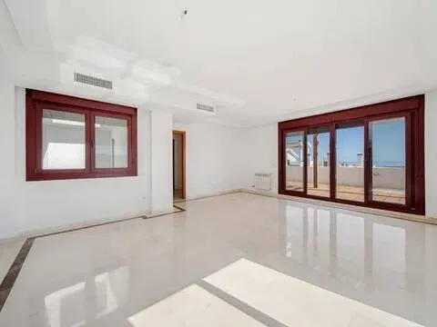 Flat 217 m² in Casares