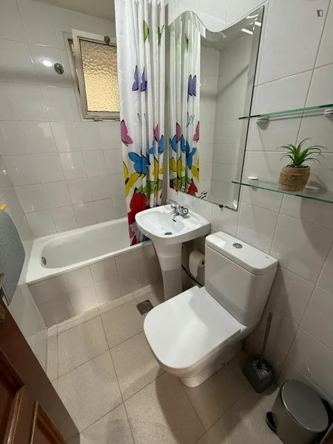 Room for rent, Coslada