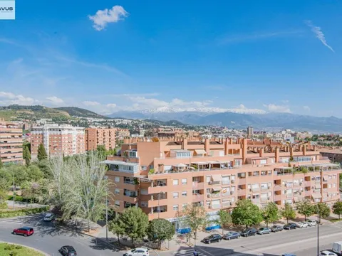 Flat 95 m² in Granada