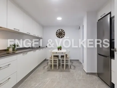 Wohnung 96 m² in Valencia