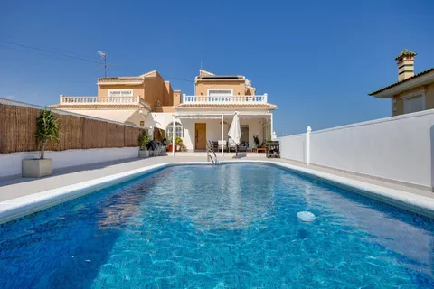 Casa de 355 m² a Torrevella