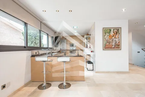 Haus 228 m² in Sant Just Desvern