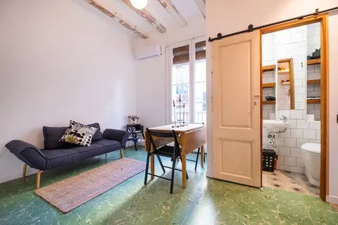 Квартира 30 м² в Барселоне (4/9)