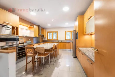 Pis de 800 m² a Pozuelo de Alarcón