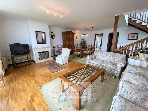 House 245 m² in Gozón