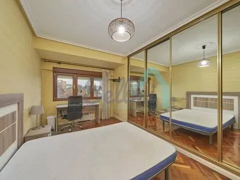 Pis de 113 m² a Oviedo